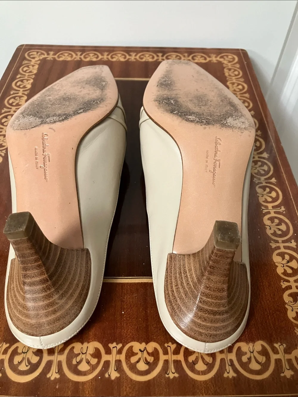 5.5  Ferragamo Tan slides  Shoes kitten heels EUC